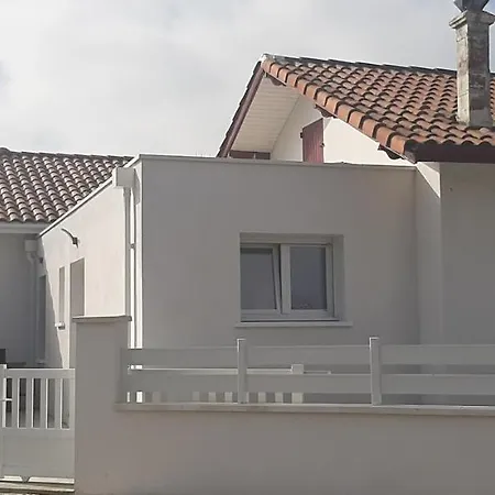 Hébergement de vacances Maison Pour 4 Personnes à 300 M De L'océan Mimizan-Plage