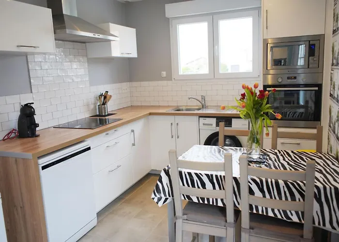 Maison Pour 4 Personnes à 300 M De L'océan Hébergement de vacances *